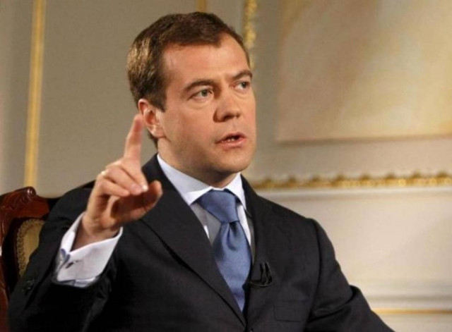 Ψήφο με κριτήριο τη σταθερότητα ζητεί ο Μεντβέντεφ