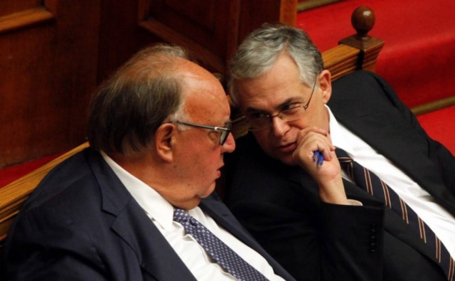 Ο Παπαδήμος κάλυψε τον Πάγκαλο