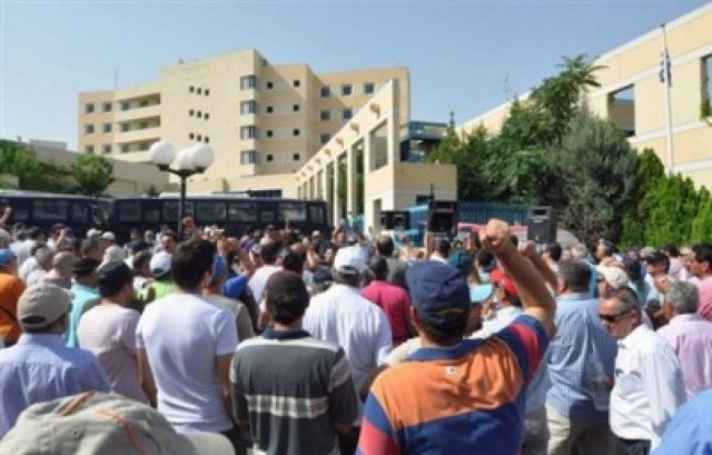 «Πάρτυ» με τα ενοίκια στο Υπουργείο Υποδομών!