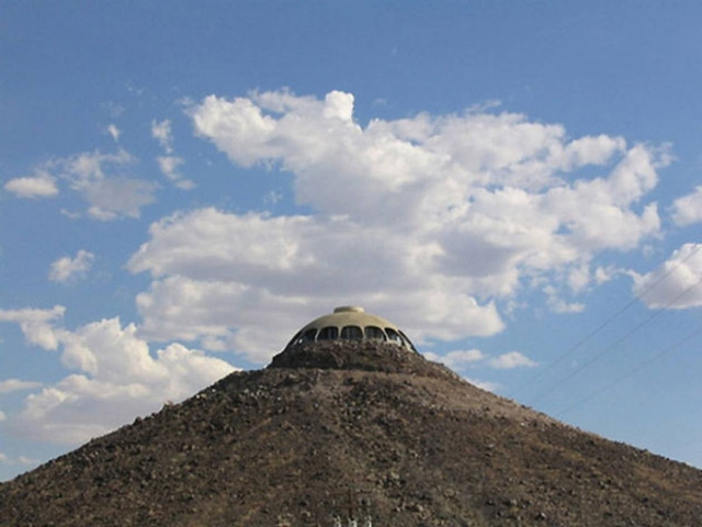 Σπίτι στην κορυφή ενός ηφαιστείου