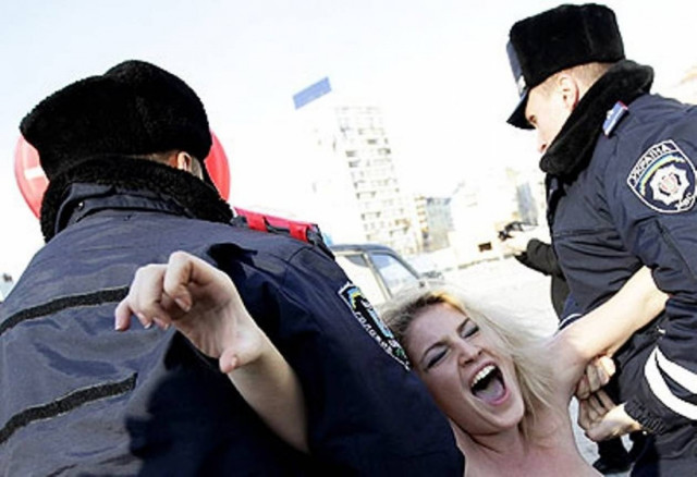 Ουκρανία: Γυναίκες κατά του Euro…