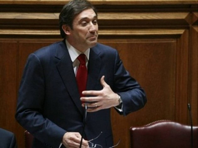 Κοέλιο: Λύση στην κρίση χρέους συνιστά η οικονομική και πολιτική ένωση