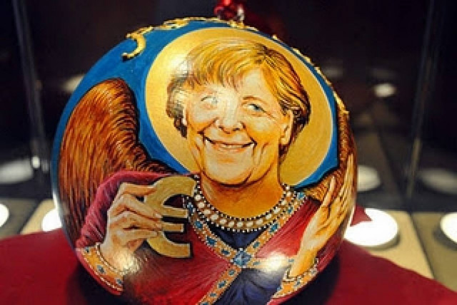 Η Μέρκελ σε χριστουγεννιάτικη μπάλα