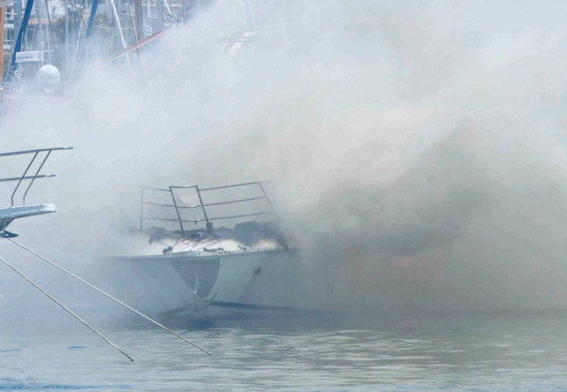 Φωτιά σε σκάφος νότια της Μυκόνου