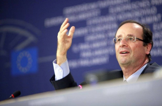 Σε αντίθετη γραμμή με τον Σαρκοζί ο Ολάντ