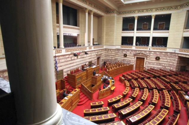 Τα μεσάνυχτα η ψηφοφορία για τον προϋπολογισμό