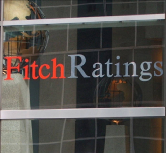 Νέο χτύπημα στη Γαλλία και από τη Fitch