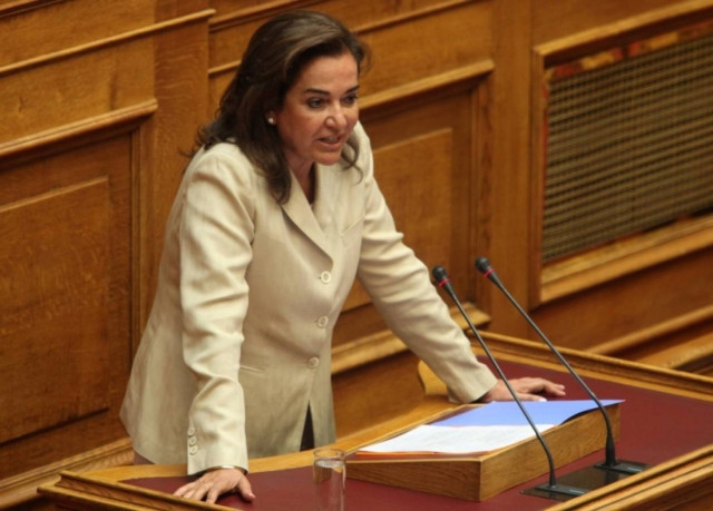 Την παραίτηση Παπουτσή ζητά η ΔΗΣΥ