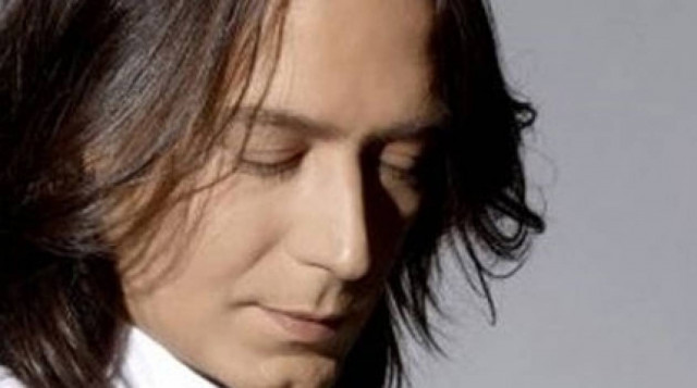 Ο Γιάννης Κότσιρας αφιερώνει στον Αλέξη!