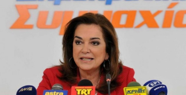 Η Ντόρα, το ΠΑΣΟΚ και η «Κομανέντσι»!