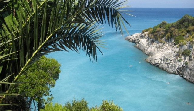 Τούρκοι και Ρώσοι τουρίστες αυθημερόν στην Ελλάδα από Αττάλεια