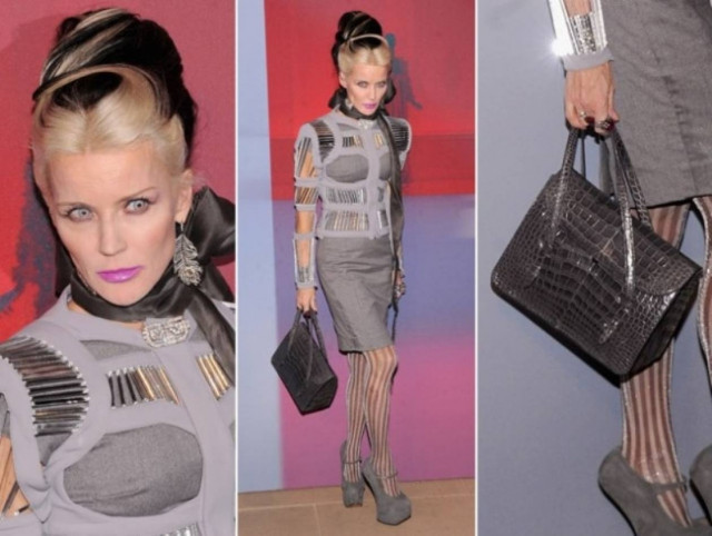 H Daphne Guinness προτιμά ελληνικά!