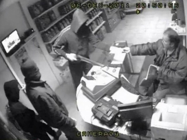 Δείτε το βίντεο της ληστείας σε βενζινάδικο