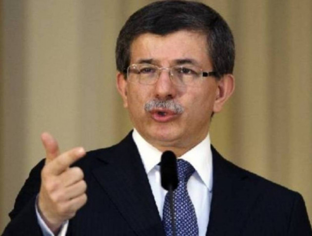 Nταβούτογλου: Δε θα επέμβουμε στα εσωτερικά της Συρίας