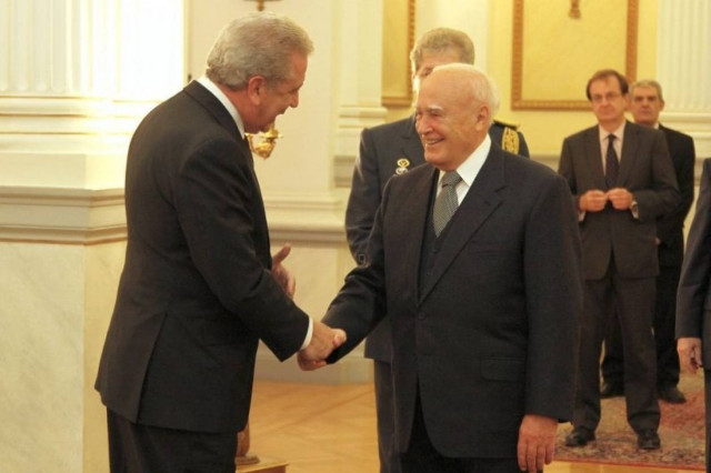 Στον Πρόεδρο της Δημοκρατίας τη Δευτέρα ο Δ. Αβραμόπουλος