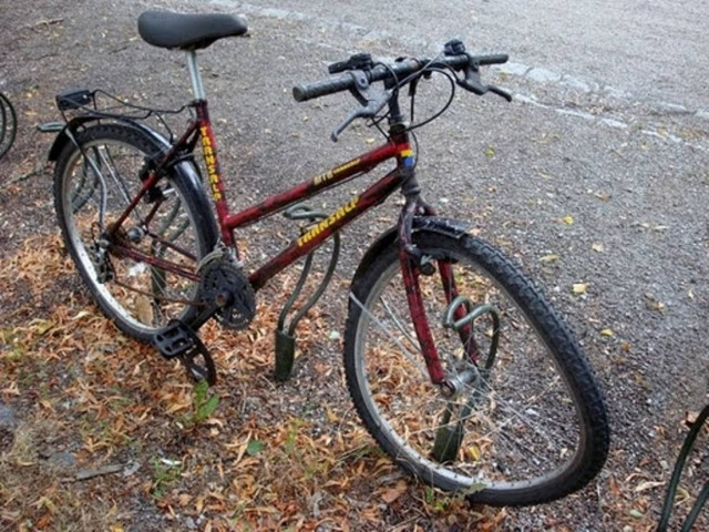 Ι.Χ. παρέσυρε ποδηλάτη