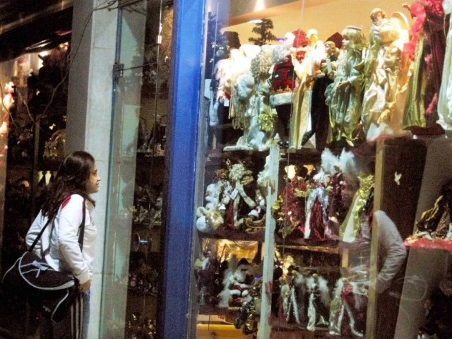 Ξεκινά την Πέμπτη το εορταστικό ωράριο