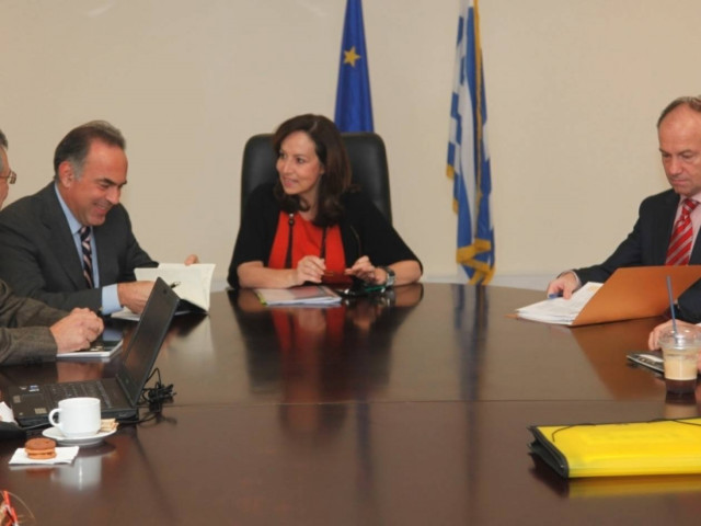 Διαμαντοπούλου προς ΑΕΙ: Εφαρμόστε τον νόμο ή κόβω τα λεφτά