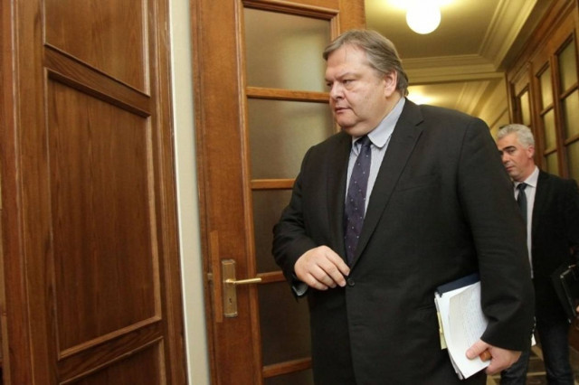 Ράβε – ξήλωνε για την ΕΡΤ ο Βενιζέλος