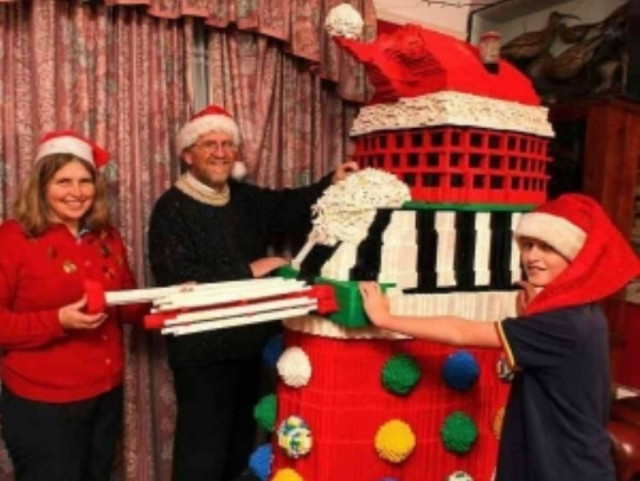 Χριστουγεννιάτικος στολισμός από 100.000 τουβλάκια lego!