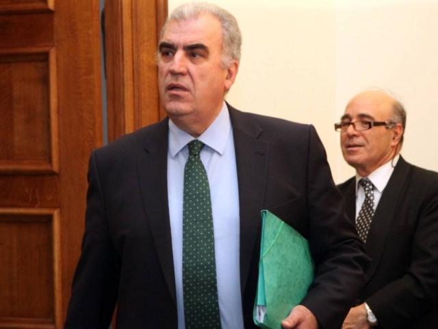 Ανοιχτό το ενδεχόμενο απολύσεων στο Δημόσιο