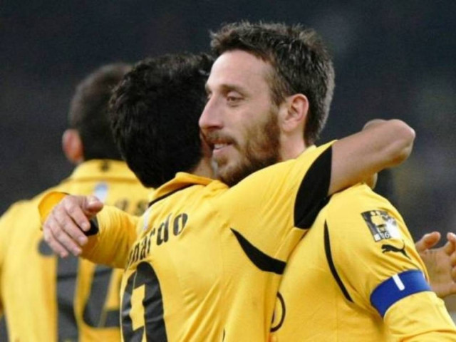 Χωρίς Καφέ, Λεονάρντο στο Περιστέρι