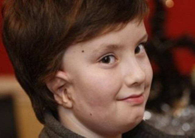 Aπέκτησε αυτί από τα πλευρά του