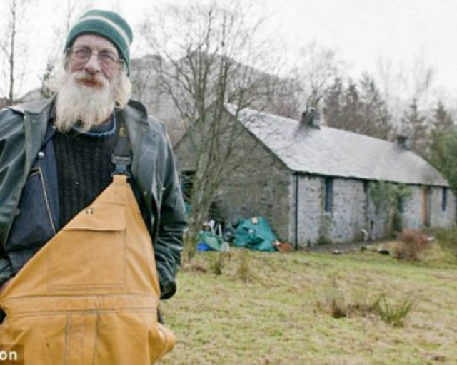Δεν θα πιστεύεις τι θέα έχει αυτό το χαμόσπιτο!