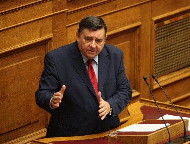 Κάλπες το 2013 ζητά ο Καρατζαφέρης