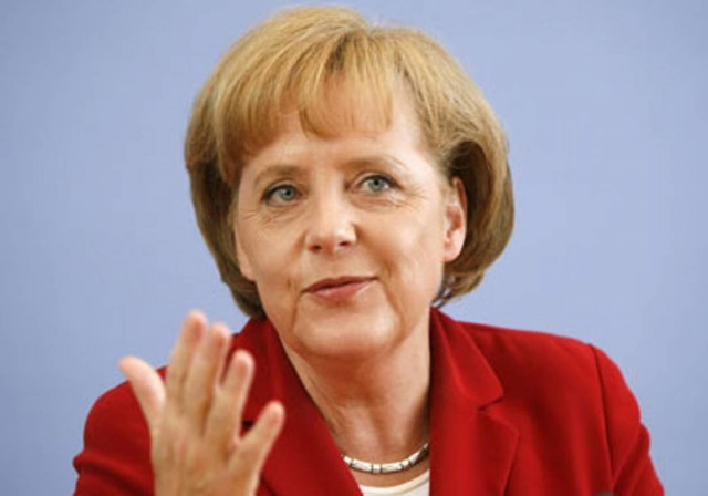 Η Μέρκελ στη στρατιωτική δύναμη του Κοσσόβου