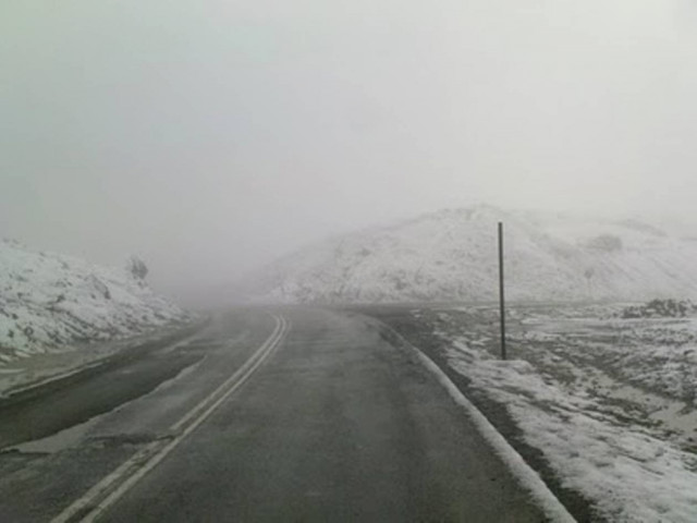 Έκλεισαν δρόμοι στην Αχαΐα από τα χιόνια