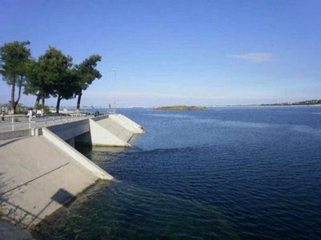 Τραγικός θάνατος αγρότη από πτώση μηχανήματος στον Αλιάκμονα