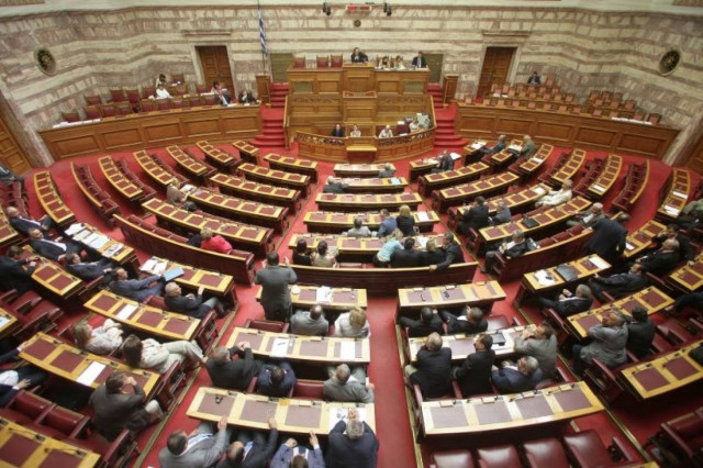 Υπό έλεγχο 11 βουλευτές που «σήκωσαν» τεράστια ποσά
