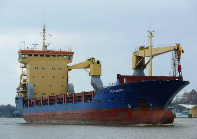 Πλοίο μετέφερε εκρηκτικά και πυραύλους χωρίς άδεια