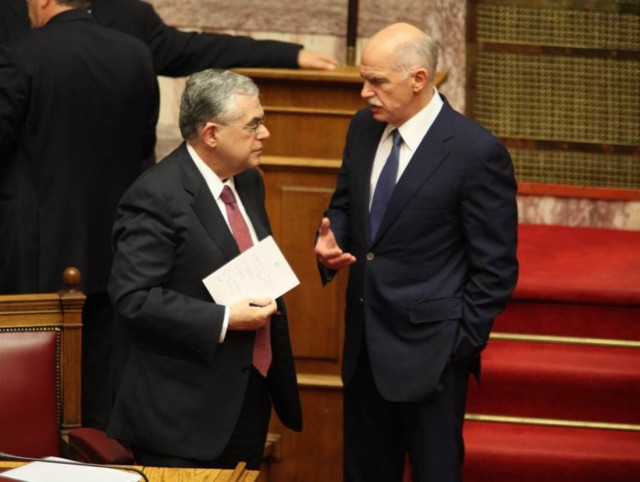 Κρίση στο ΠΑΣΟΚ…ανασχηματισμός από Παπαδήμο