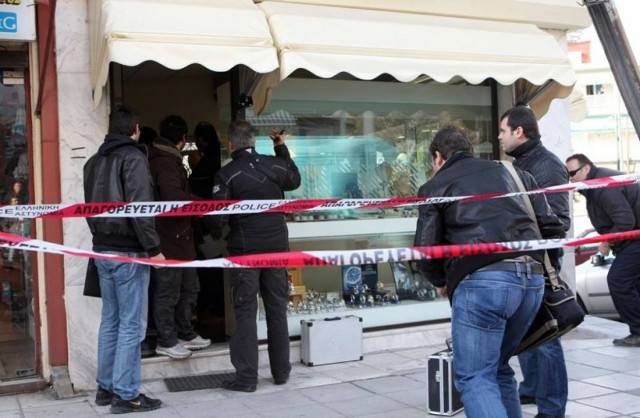 Πυροβόλησαν στο πόδι ιδιοκτήτη κοσμηματοπωλείου