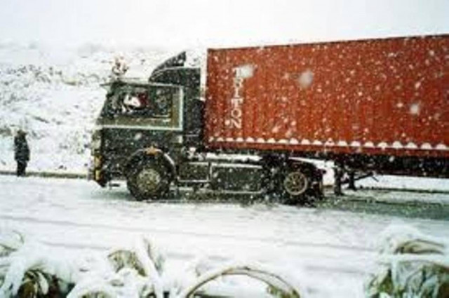 «Δίπλωσε» νταλίκα στη Ράχη Τυμφρηστού