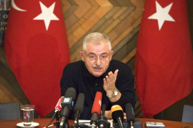 Έφυγε από το Παρίσι ο τούρκος πρεσβευτής