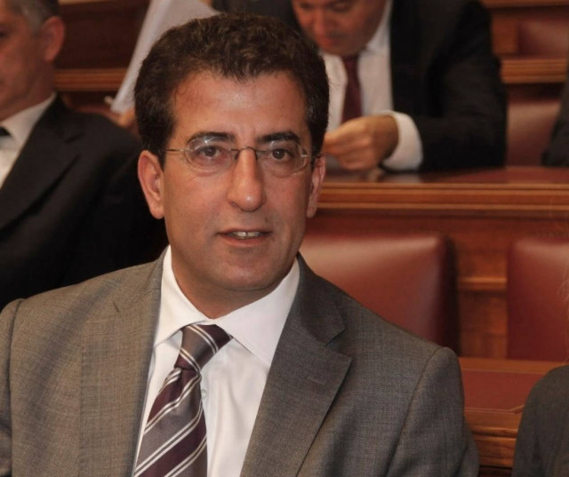 Δώδεκα βουλευτές γράφουν στον Λουκά Παπαδήμο