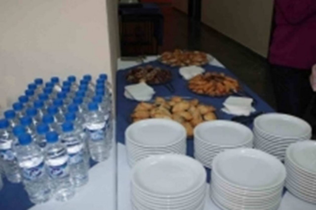 Γεύματα αγάπης από δήμο Θεσσαλονίκης και ΑΠΘ