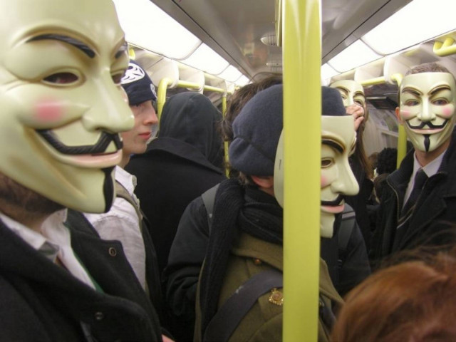 Έκαναν Χριστούγεννα οι... Anonymous