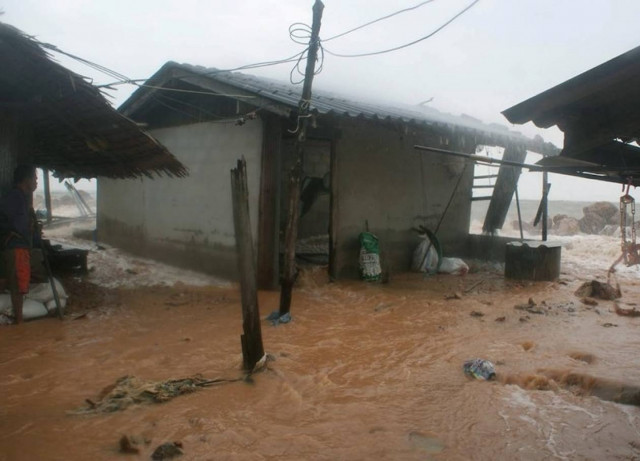 Τεράστια κύματα πριν από την επέτειο του τσουνάμι