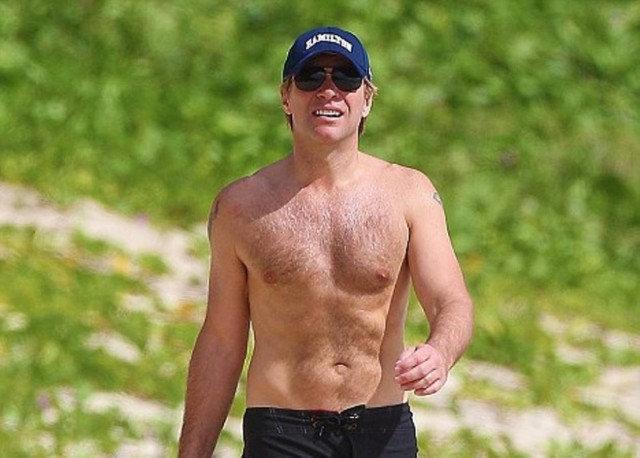 Τα σέξι …καρέ του Τζον Μπον Τζόβι