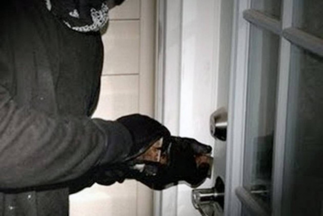 Από μικροί στα βάσανα…