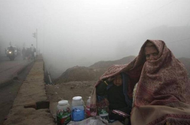 Δεκάδες νεκροί από την κακοκαιρία στην Ινδία