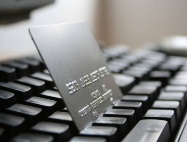 Έστησαν απάτη με αγορές  στο  Ίντερνετ