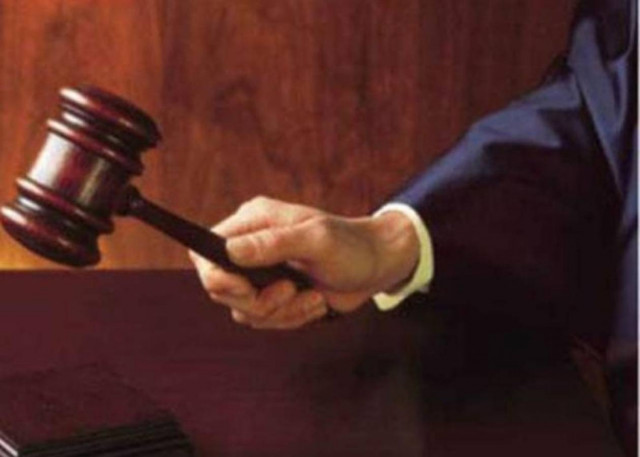 Έκλεψε 1,3 εκατ. δολάρια για να βοηθήσει τον Έλληνα φίλο του