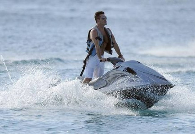 Όταν ο Simon κάνει Χριστούγεννα στην παραλία