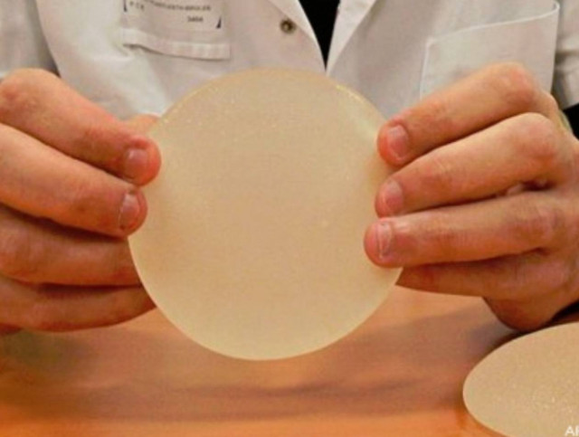 Δωρεάν αφαίρεση εμφυτευμάτων στήθους στη Βενεζουέλα