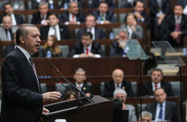 Για «γενοκτονία» πολιτικών αντιπάλων κατηγορούν τον Ερντογάν